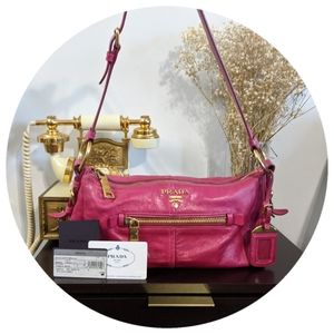 🌾Authentic Fuxia Prada Vitello Shine Leather Bag